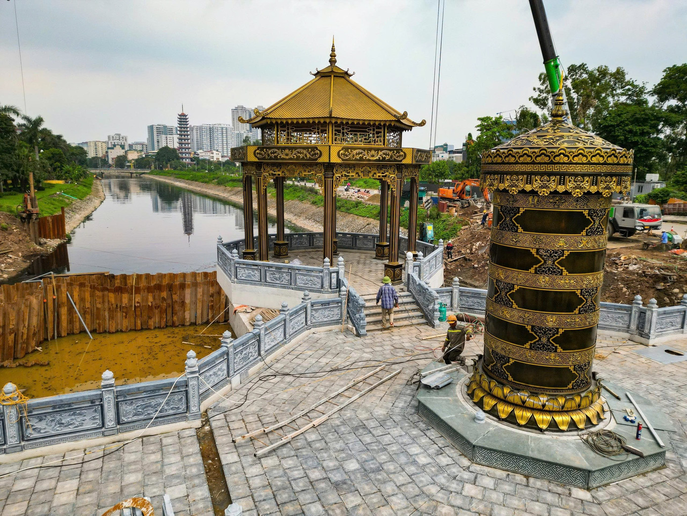 Đập dâng đầu tiên trên sông Tô Lịch trước ngày về đích- Ảnh 6.