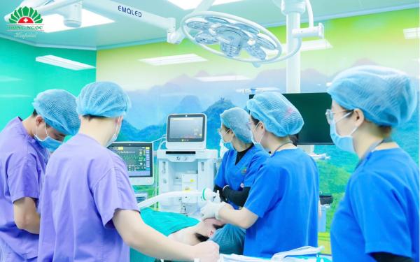 Thẩm mỹ – Răng Hàm Mặt Hồng Ngọc: Làm đẹp an toàn, chuẩn y khoa- Ảnh 1.