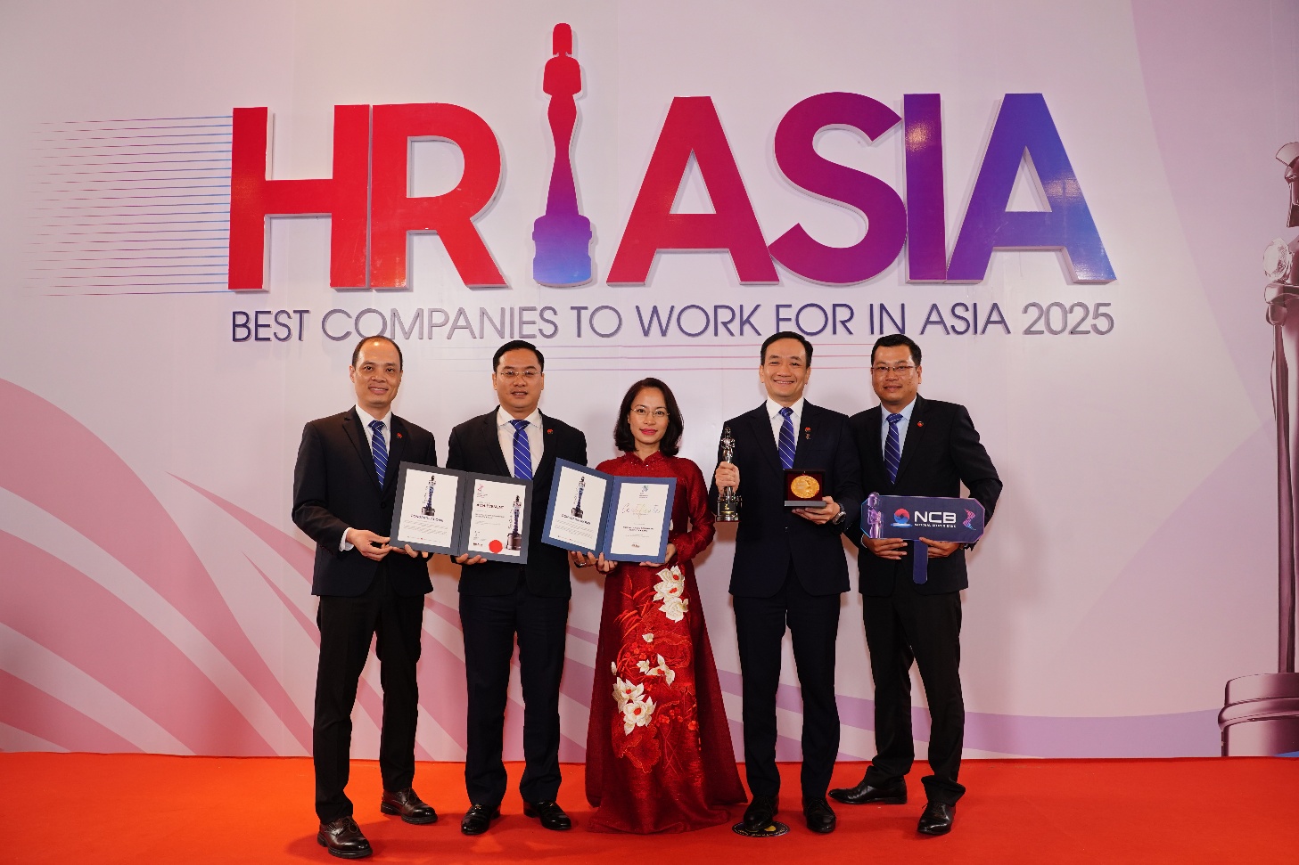 Ngân hàng NCB nhận cú đúp giải thưởng của HR Asia Awards 2025- Ảnh 1.