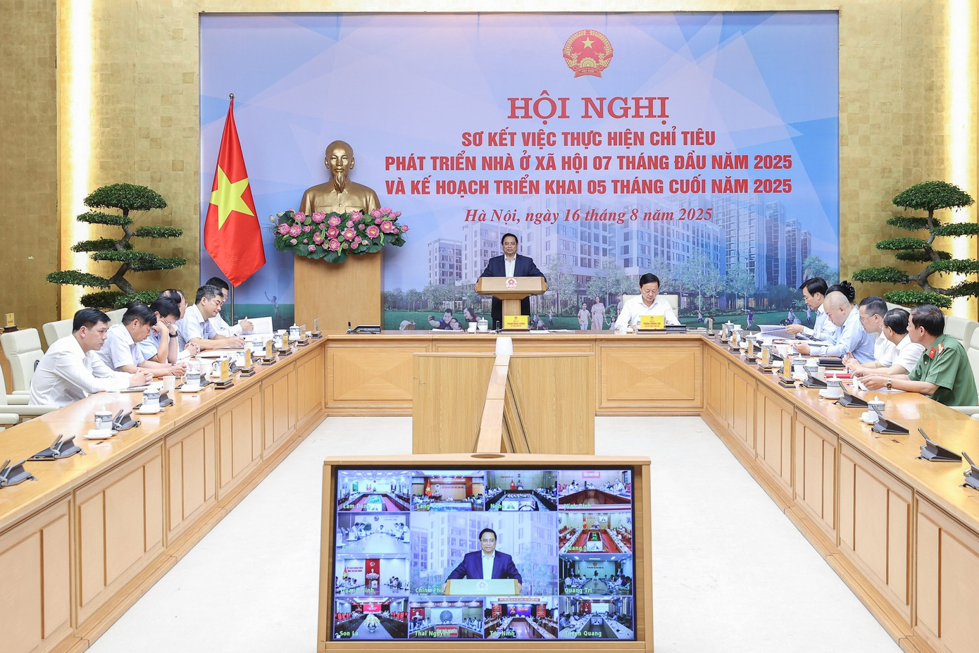 Thủ tướng đồng ý nâng ngưỡng thu nhập được mua nhà xã hội- Ảnh 2.