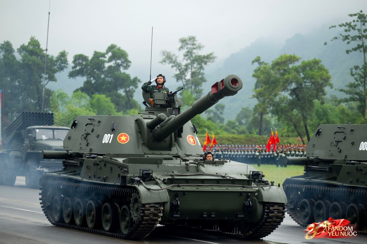 Những khung hình đầy kiêu hãnh của buổi tổng hợp luyện A80 dưới cơn mưa trắng trời- Ảnh 21.