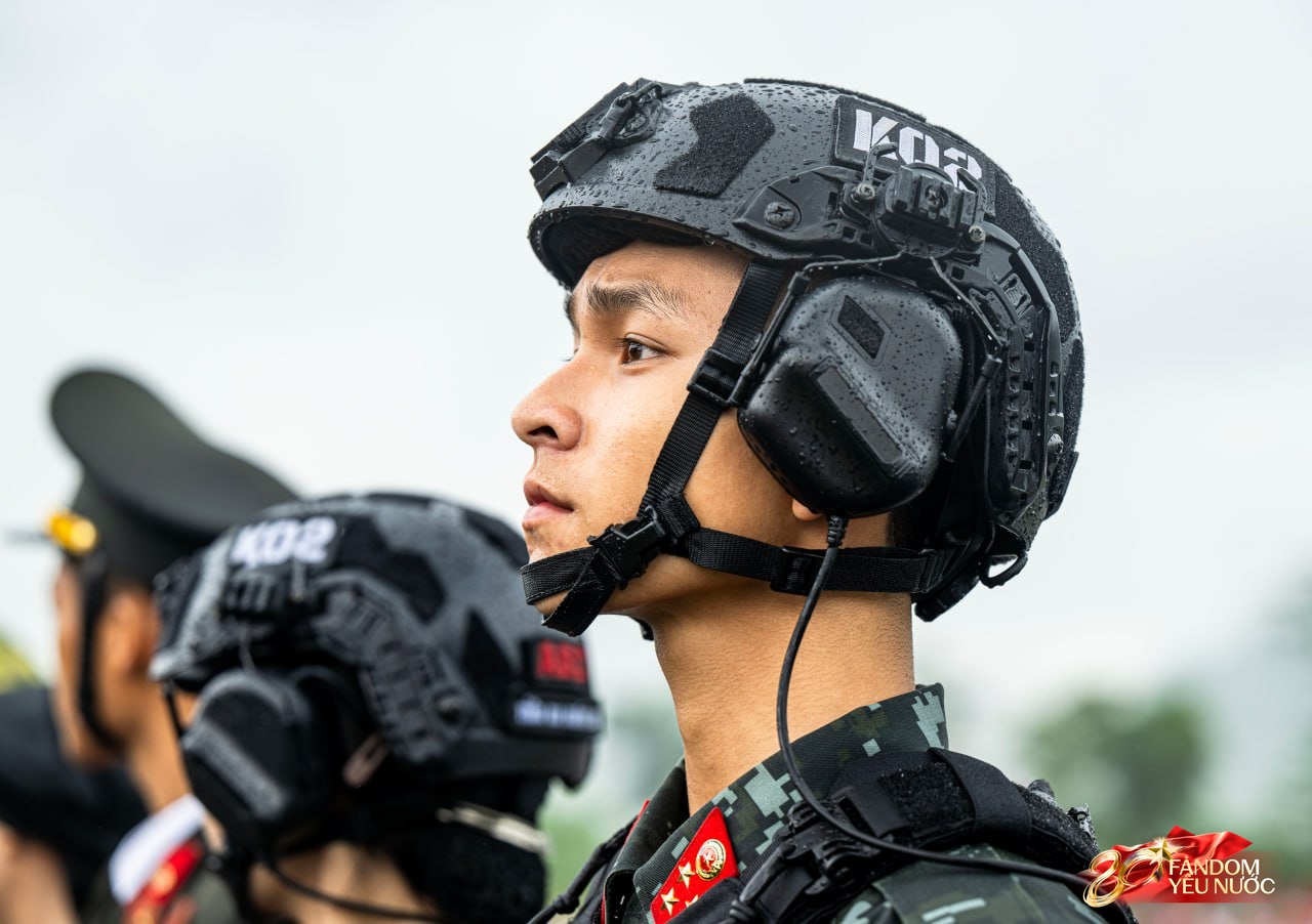 Những khung hình đầy kiêu hãnh của buổi tổng hợp luyện A80 dưới cơn mưa trắng trời- Ảnh 10.