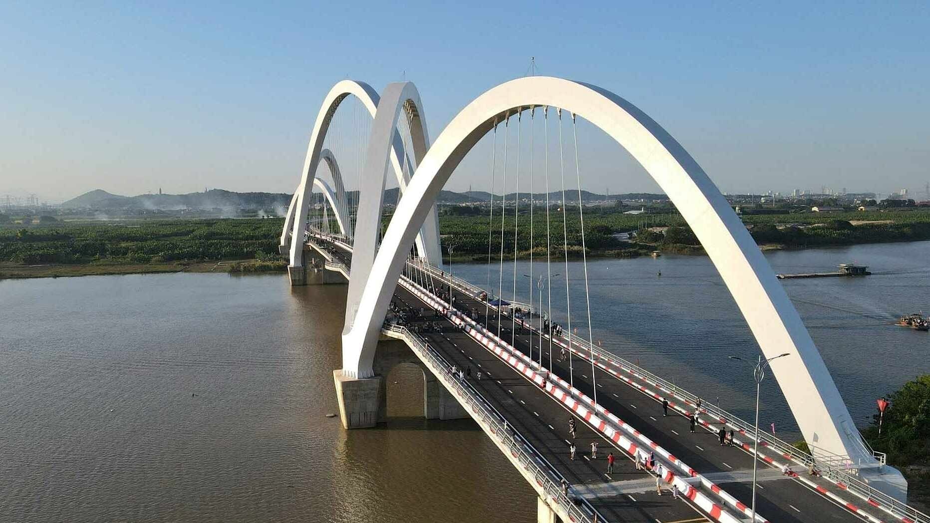 Cây cầu vòm thép cao nhất Việt Nam, gần 2.000 tỷ bắc qua sông Đuống: DN nào đứng sau?- Ảnh 2.