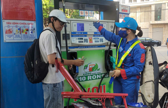 Khách hàng bớt e dè với xăng E10- Ảnh 1.