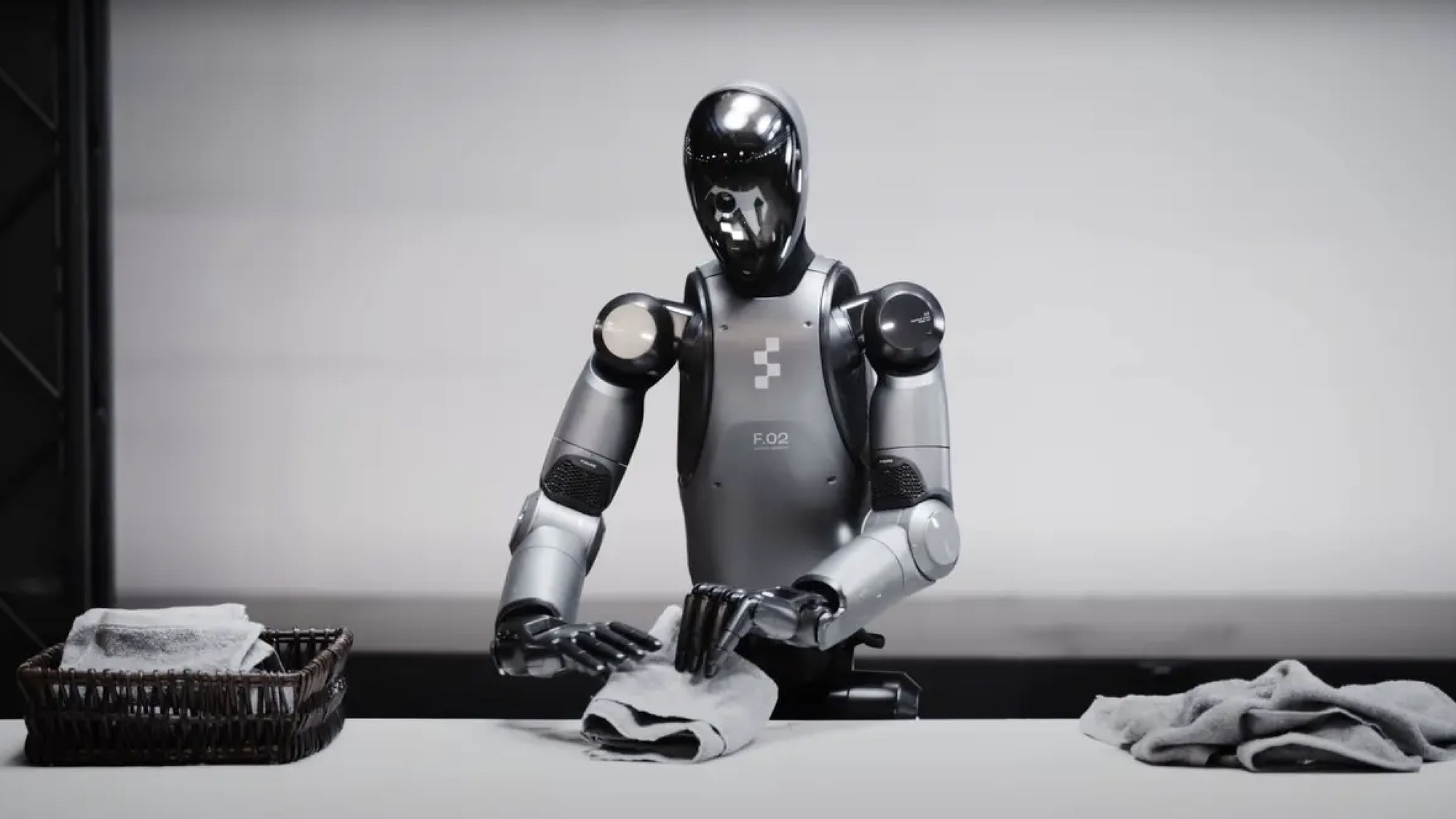 Robot Mỹ được khen hết lời vì biết gấp quần áo- Ảnh 2.