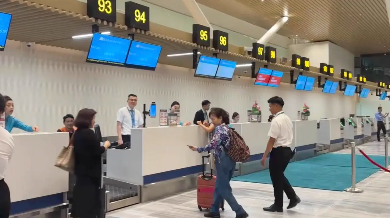 Từ ngày 19/8, hành khách đi Vietnam Airlines cần lưu ý- Ảnh 1.