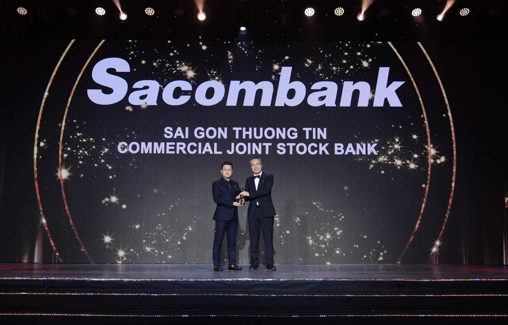 Sacombank khẳng định vị thế nguồn nhân lực dẫn đầu khu vực- Ảnh 1.
