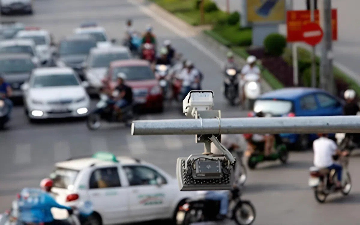 Lắp camera nhận diện biển số, kiểm soát khí thải ở TPHCM- Ảnh 2.