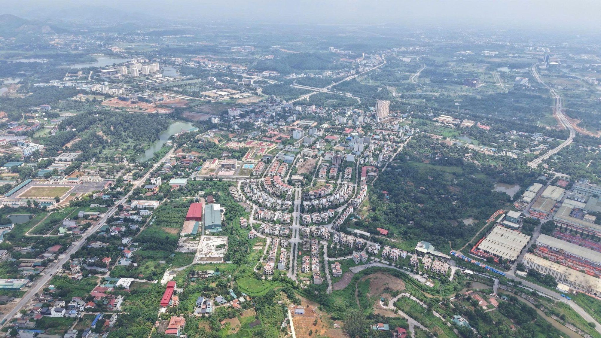 Hà Nội: Căn hộ cao cấp giá 5x triệu/m² - "Vùng trũng" hiếm hoi trên bản đồ giá- Ảnh 1.