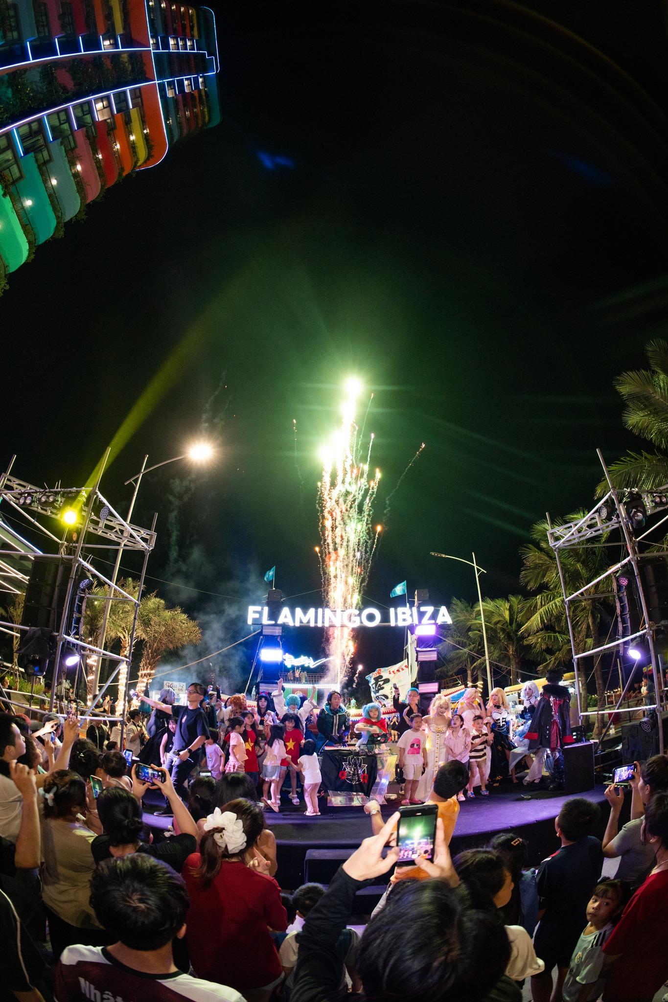 Ibiza Neon Zone: “Trái tim không ngủ” của du lịch và giải trí miền Bắc- Ảnh 1.