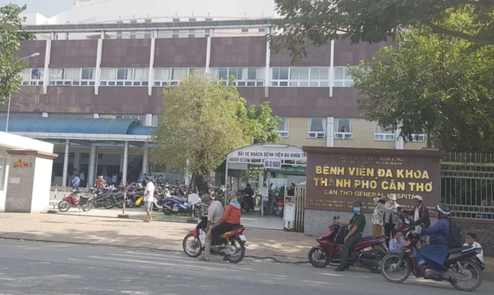 Sai phạm trong mua kit test ở Cần Thơ, vì sao 2 giám đốc không bị truy cứu?- Ảnh 1.