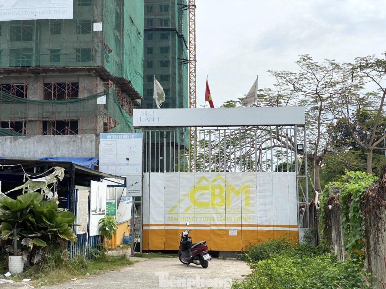 Cảnh tả tơi ở dự án Kingsway Tower, lừa bán cho gần 500 khách hàng- Ảnh 6.