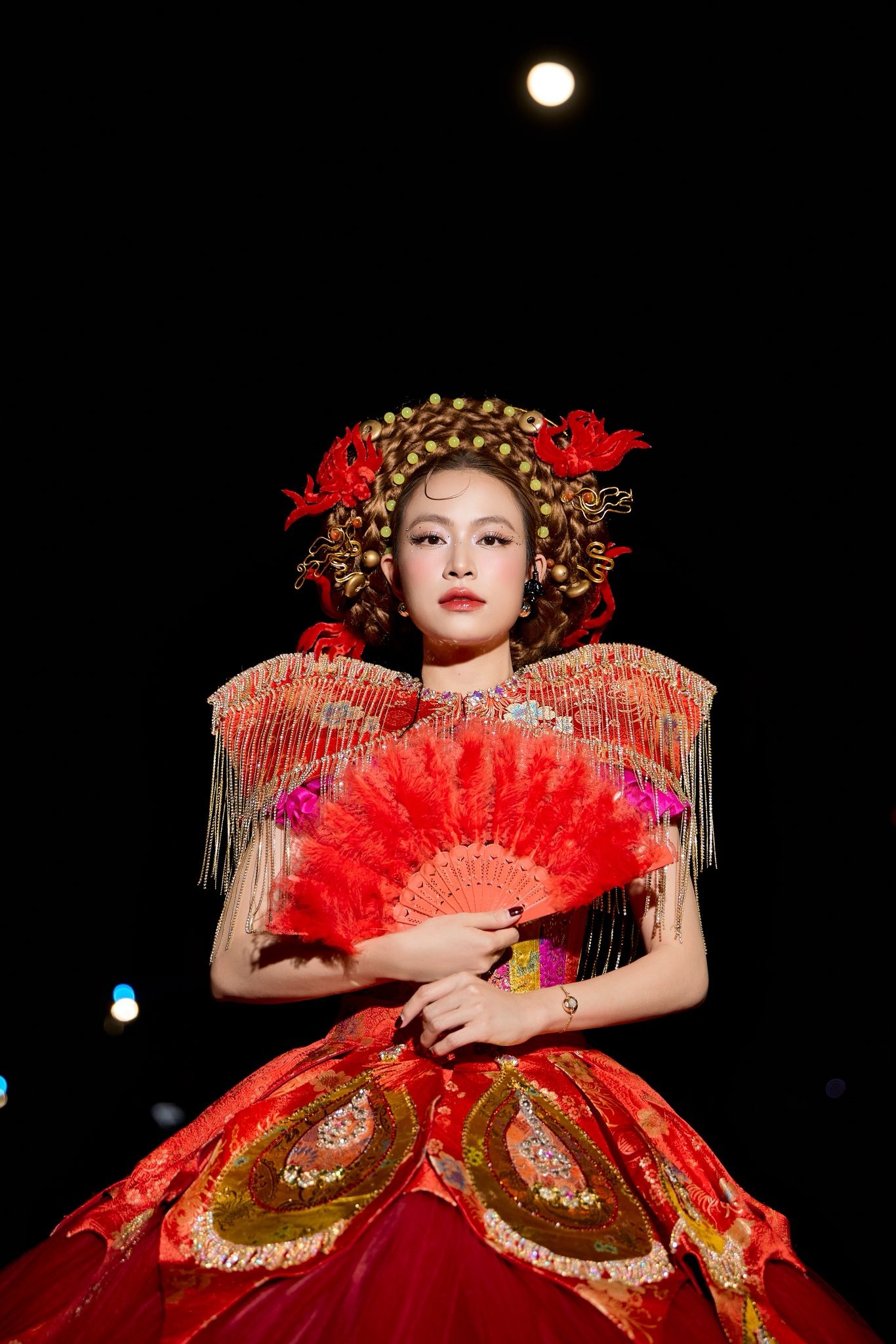 Lý do Hoàng Thùy Linh không công khai chuyện tình cảm với Đen Vâu dù đã có 2 con- Ảnh 1. Lý do Hoàng Thùy Linh không công khai chuyện tình cảm với Đen Vâu dù đã có 2 con- Ảnh 1.