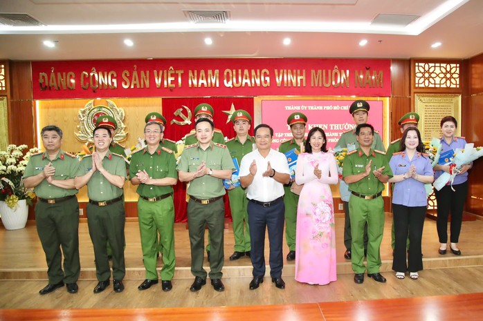 Chân dung 2 ông trùm đường dây cờ bạc vừa bị Công an TP HCM bắt- Ảnh 4.