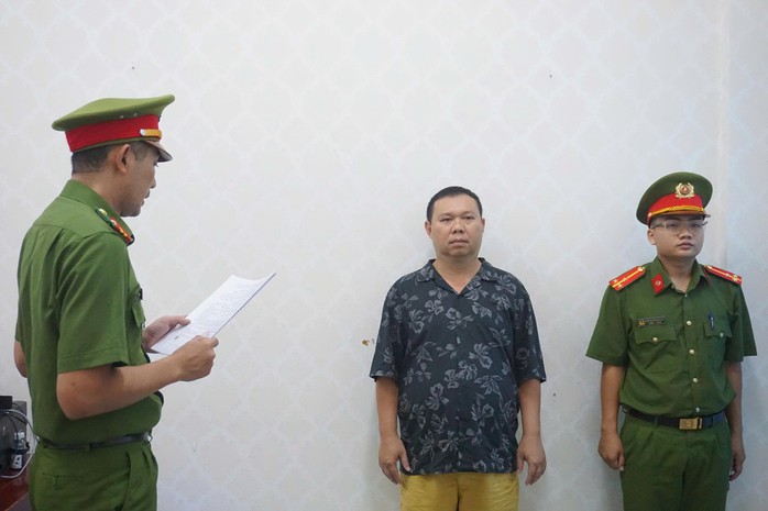 Chân dung 2 ông trùm đường dây cờ bạc vừa bị Công an TP HCM bắt- Ảnh 2.