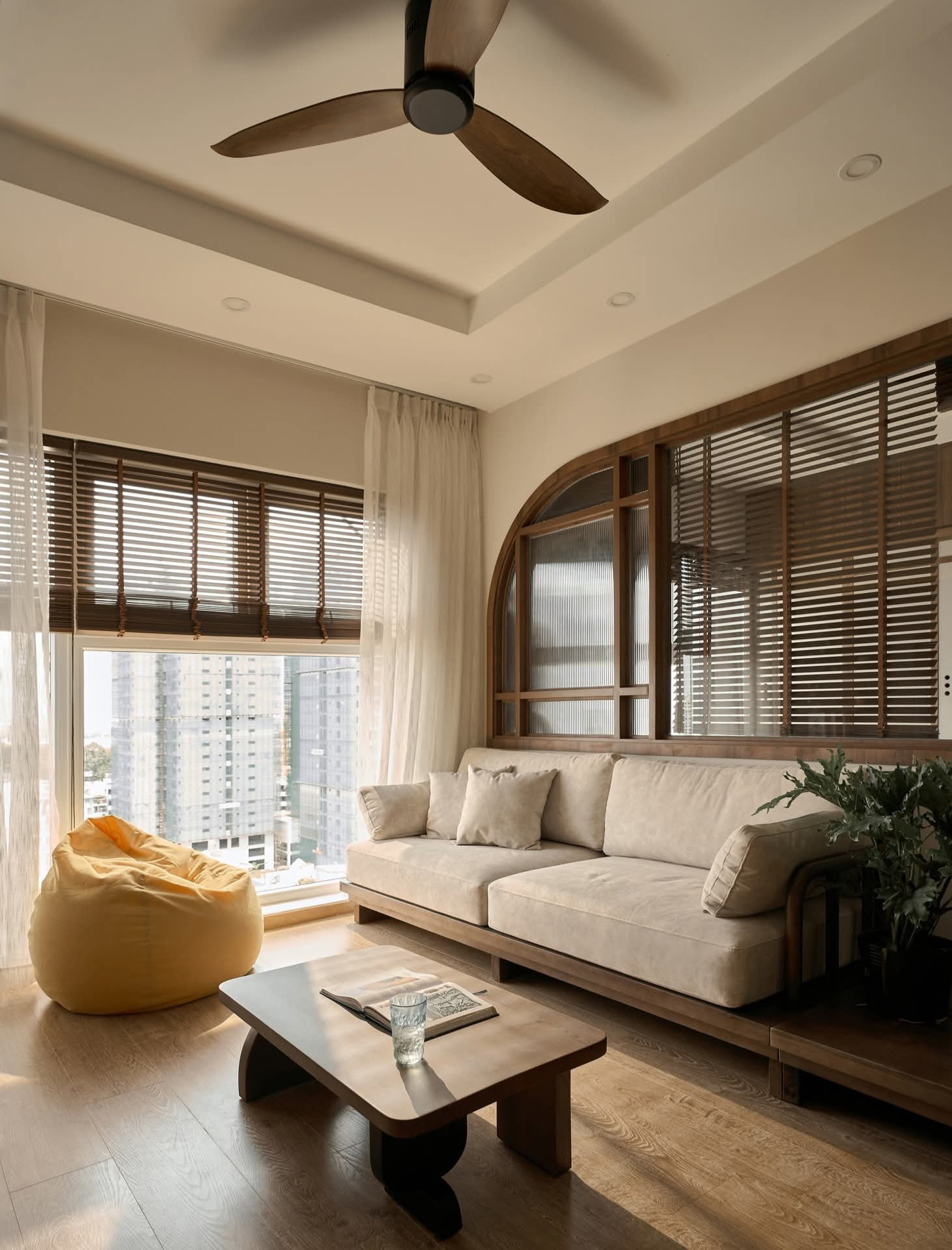 Không gian ấm cúng mộc mạc của căn hộ 62m2 hai phòng ngủ- Ảnh 3.