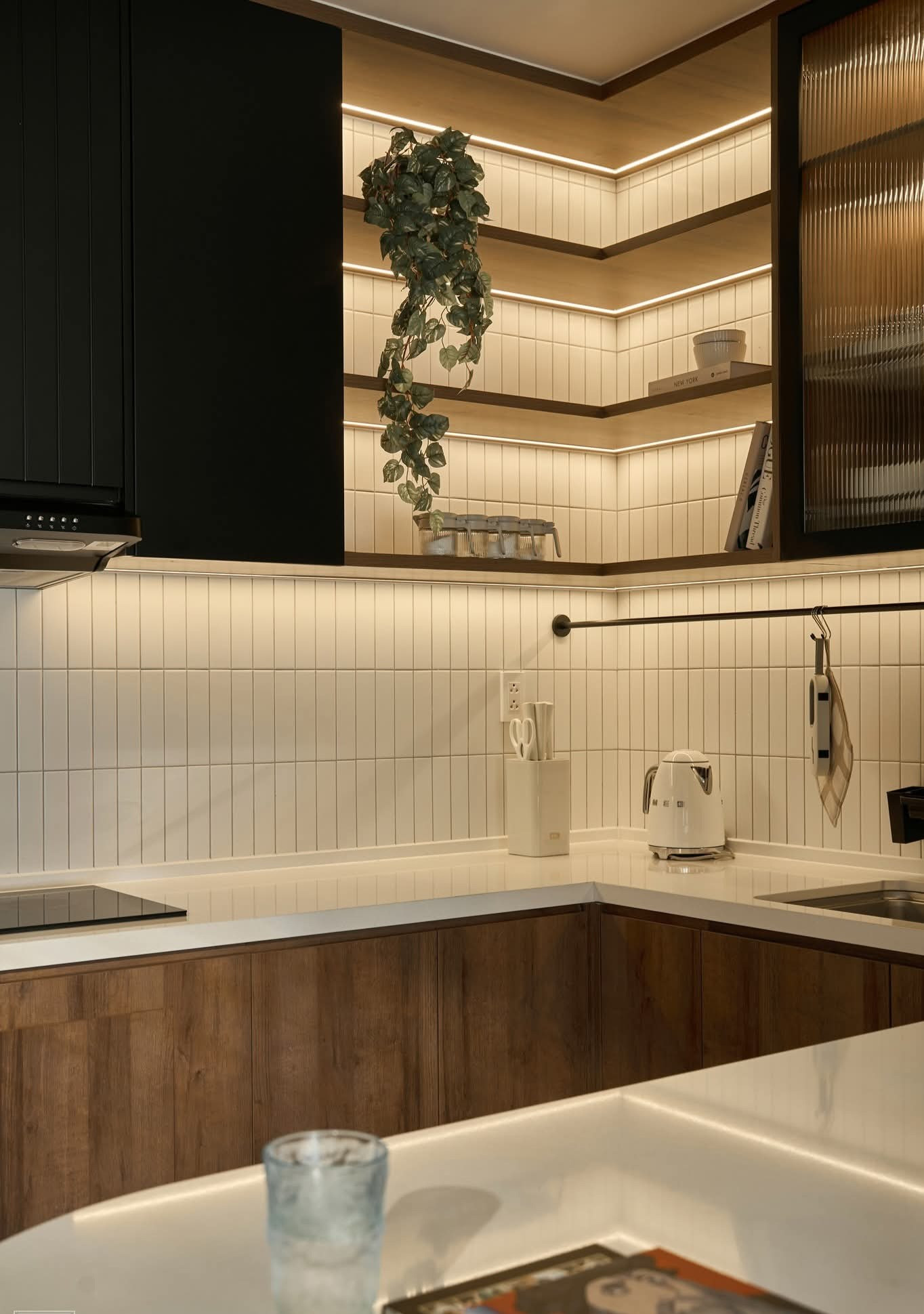 Không gian ấm cúng mộc mạc của căn hộ 62m2 hai phòng ngủ- Ảnh 10.