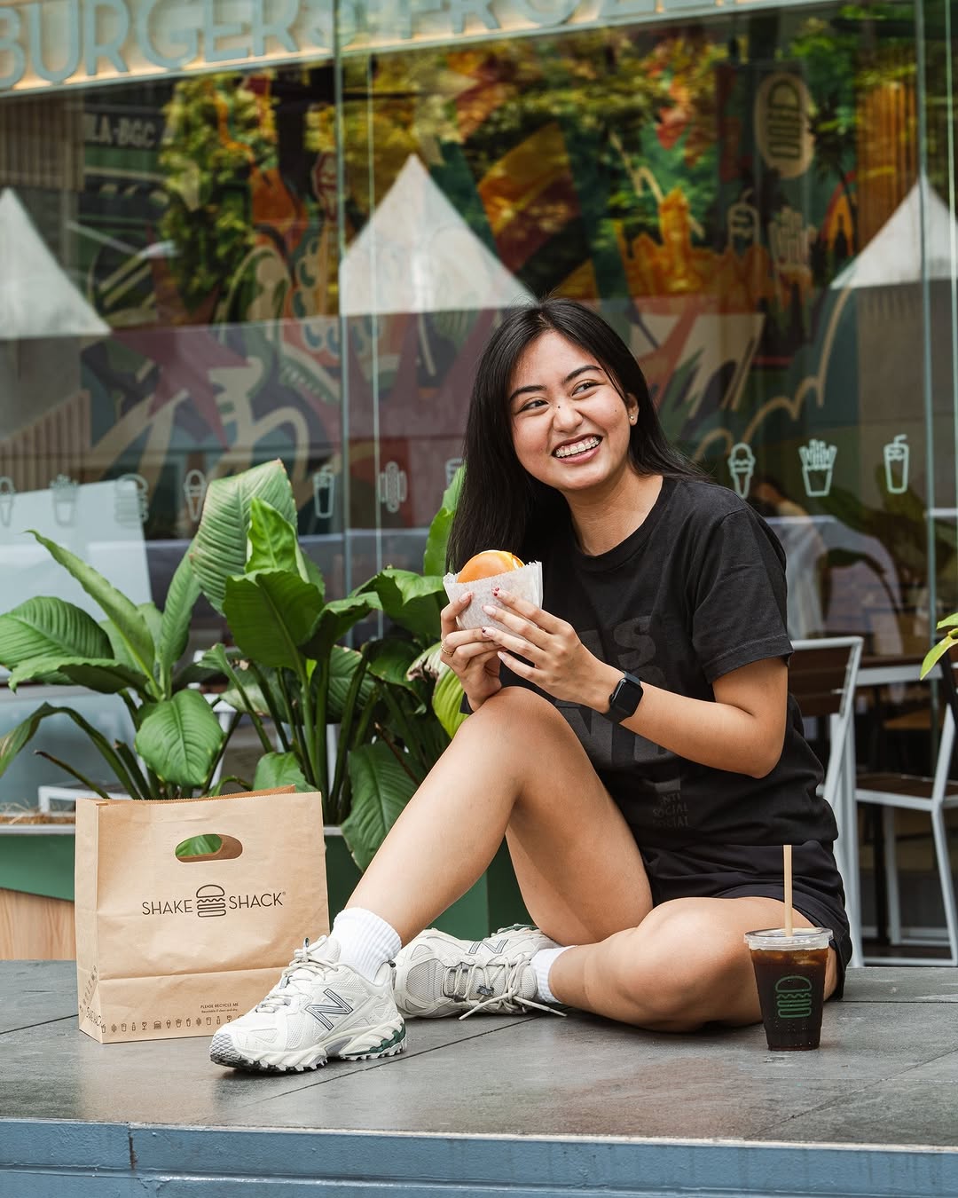 Thương hiệu cạnh tranh với McDonald's sắp đổ bộ về Việt Nam nhưng liệu có cạnh tranh nổi với bánh mì truyền thống?- Ảnh 3.