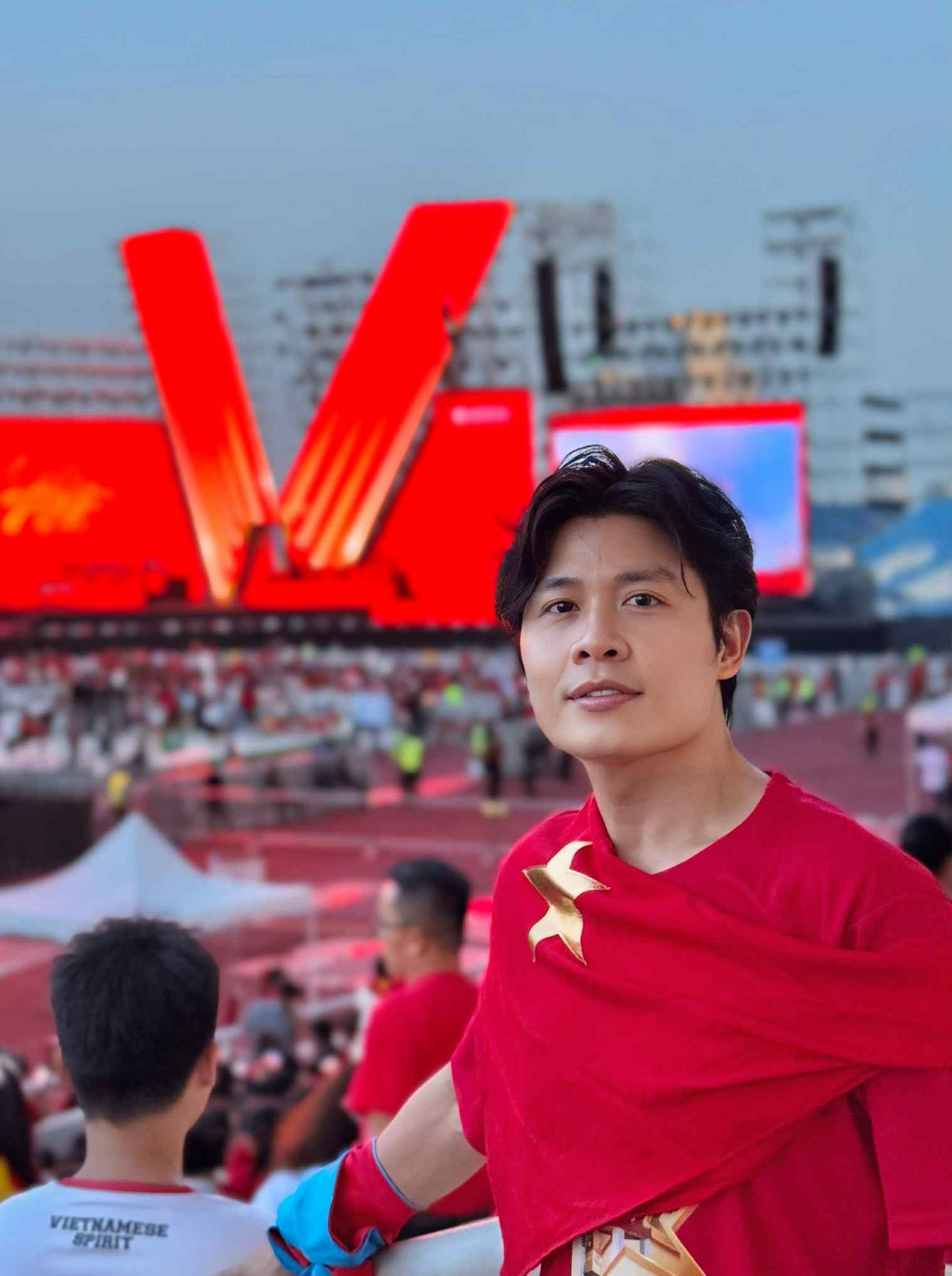 Nguyễn Văn Chung: “Tôi không viết những bài hát về quê hương đất nước với mong muốn top trending”- Ảnh 4. Nguyễn Văn Chung: “Tôi không viết những bài hát về quê hương đất nước với mong muốn top trending”- Ảnh 4.