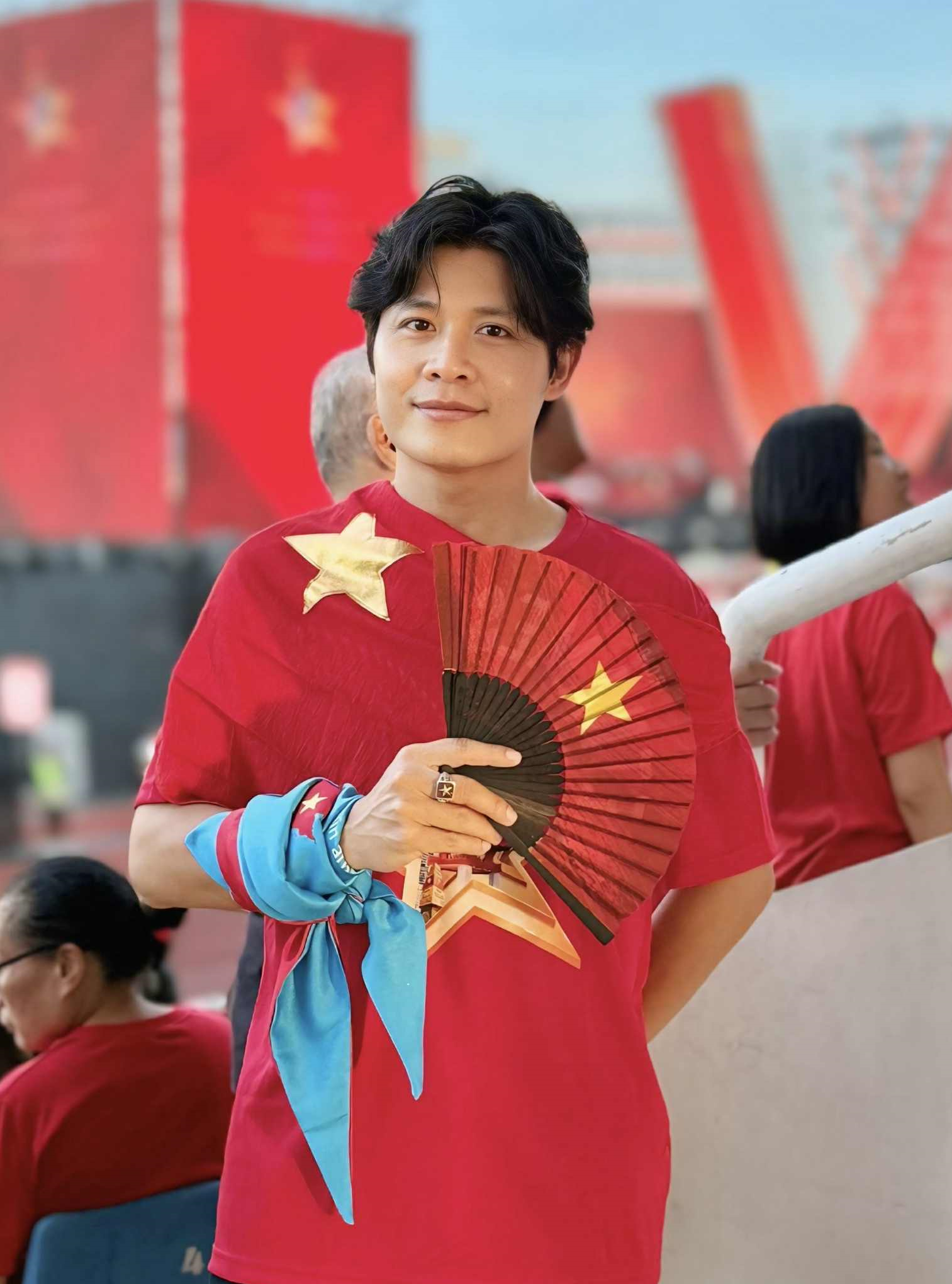 Nguyễn Văn Chung: “Tôi không viết những bài hát về quê hương đất nước với mong muốn top trending”- Ảnh 2. Nguyễn Văn Chung: “Tôi không viết những bài hát về quê hương đất nước với mong muốn top trending”- Ảnh 2.