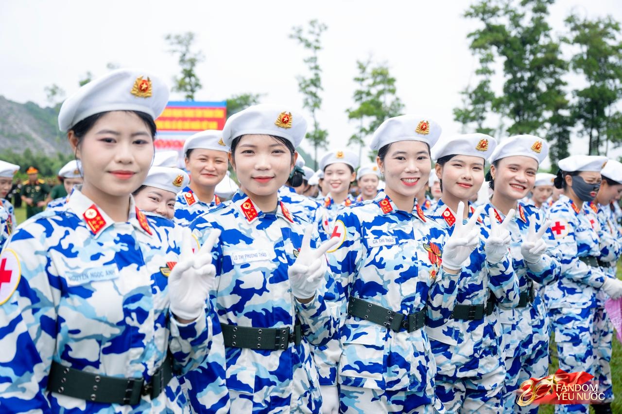 Những nữ quân nhân gây ấn tượng mạnh trong buổi tổng hợp luyện A80 dưới mưa- Ảnh 11. Những nữ quân nhân gây ấn tượng mạnh trong buổi tổng hợp luyện A80 dưới mưa- Ảnh 11.