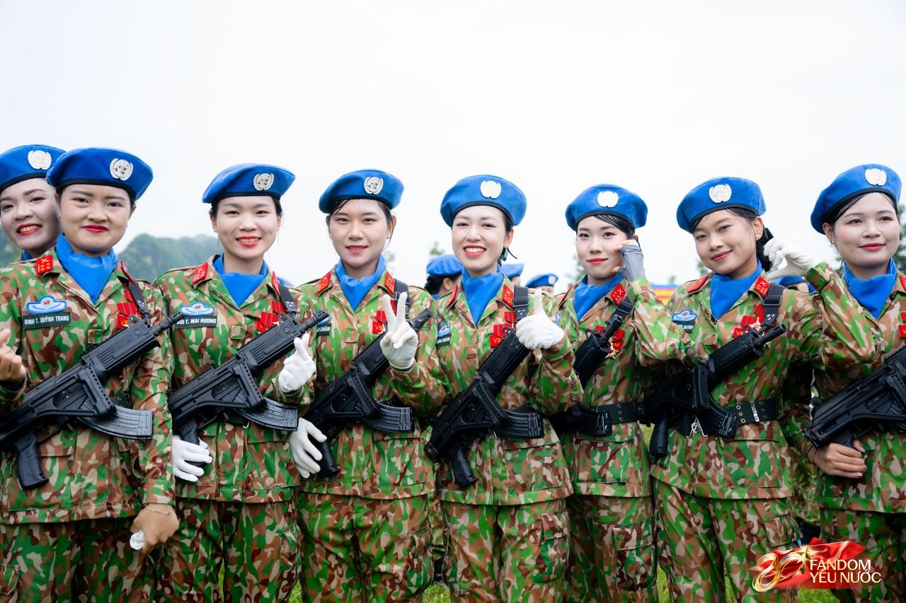Những nữ quân nhân gây ấn tượng mạnh trong buổi tổng hợp luyện A80 dưới mưa- Ảnh 16. Những nữ quân nhân gây ấn tượng mạnh trong buổi tổng hợp luyện A80 dưới mưa- Ảnh 16.