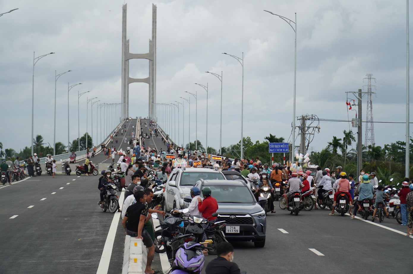 Các công trình khởi công, thông xe ngày 19/8- Ảnh 1. Các công trình khởi công, thông xe ngày 19/8- Ảnh 1.