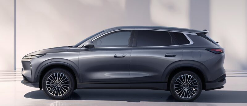 'Ông trùm' xe tải tại Việt Nam ra mắt SUV ngang cỡ Honda CR-V: siêu tiết kiệm xăng chỉ 2,4L/100 km, giá chưa tới 500 triệu đồng- Ảnh 2.