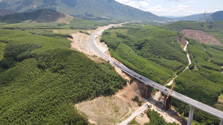 Thông tuyến cao tốc từ Hà Nội đến Đà Nẵng vào ngày 19/8- Ảnh 4. Thông tuyến cao tốc từ Hà Nội đến Đà Nẵng vào ngày 19/8- Ảnh 4.