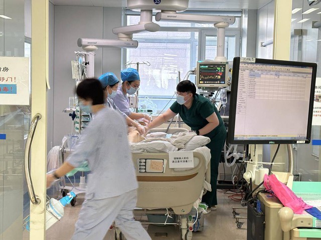 Người đàn ông bất ngờ bị đột quỵ ở tuổi 30: Bác sĩ nói thẳng "thói quen này phá hủy mạch máu”- Ảnh 1.