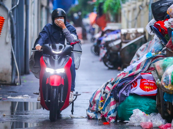 Hà Nội dự kiến tăng rất mạnh giá thu gom rác- Ảnh 1. Hà Nội dự kiến tăng rất mạnh giá thu gom rác- Ảnh 1.