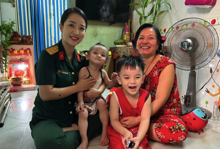 Vẻ đẹp nữ Thượng úy đảm nhận giọng miền Nam tại Đại lễ A80- Ảnh 4.