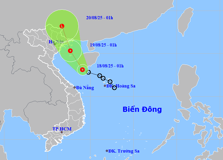 Áp thấp nhiệt đới vào vịnh Bắc Bộ hôm nay, mưa lớn kéo dài- Ảnh 1.