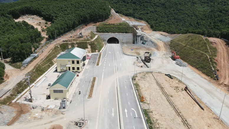 Thông tuyến cao tốc từ Hà Nội đến Đà Nẵng vào ngày 19/8- Ảnh 2. Thông tuyến cao tốc từ Hà Nội đến Đà Nẵng vào ngày 19/8- Ảnh 2.
