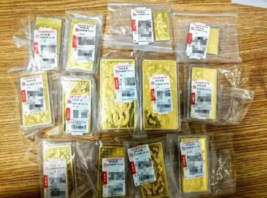 Phát hiện "khách VIP" chi hơn 1,6 tỷ đồng mua vàng trong 1 buổi sáng mà không hỏi giá, chủ tiệm lập tức báo công an- Ảnh 2.