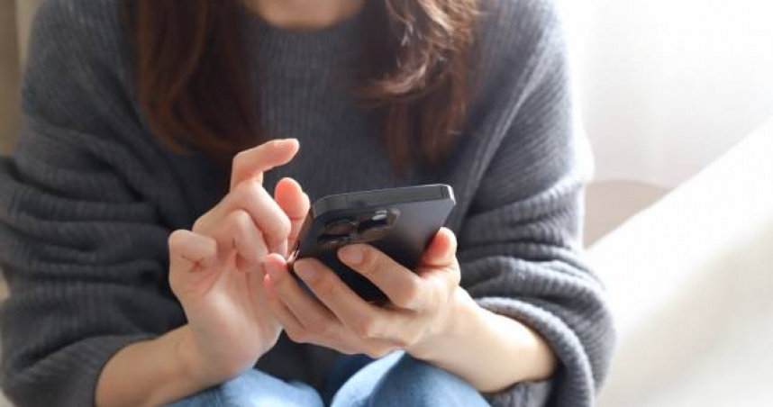 Mua hàng online, người phụ nữ nhận thông báo đã kích hoạt bảo hiểm tự động, phải nộp phí hơn 7 triệu đồng/tháng, yêu cầu hủy thì tài khoản bị trừ mất 695 triệu- Ảnh 2.