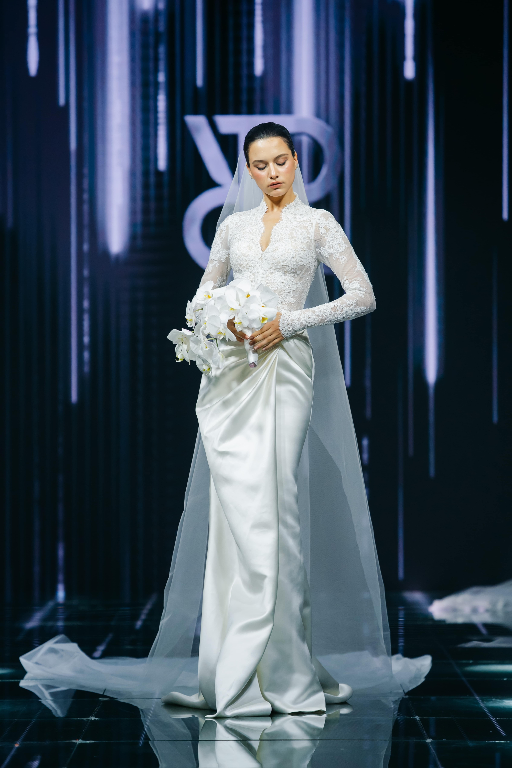 NTK yêu thích của nhiều sao hạng A trình làng BST váy cưới mới: Hoa hậu Kỳ Duyên đảm nhiệm vị trí quan trọng- Ảnh 3. NTK yêu thích của nhiều sao hạng A trình làng BST váy cưới mới: Hoa hậu Kỳ Duyên đảm nhiệm vị trí quan trọng- Ảnh 3.