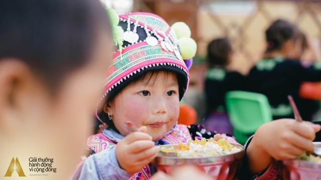 Thượng úy công an xây trường, "nấu cơm" cho hàng nghìn em nhỏ: "Người tốt ngoài kia thì nhiều lắm"- Ảnh 1.