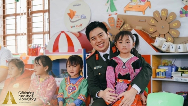Thượng úy công an xây trường, "nấu cơm" cho hàng nghìn em nhỏ: "Người tốt ngoài kia thì nhiều lắm"- Ảnh 4.
