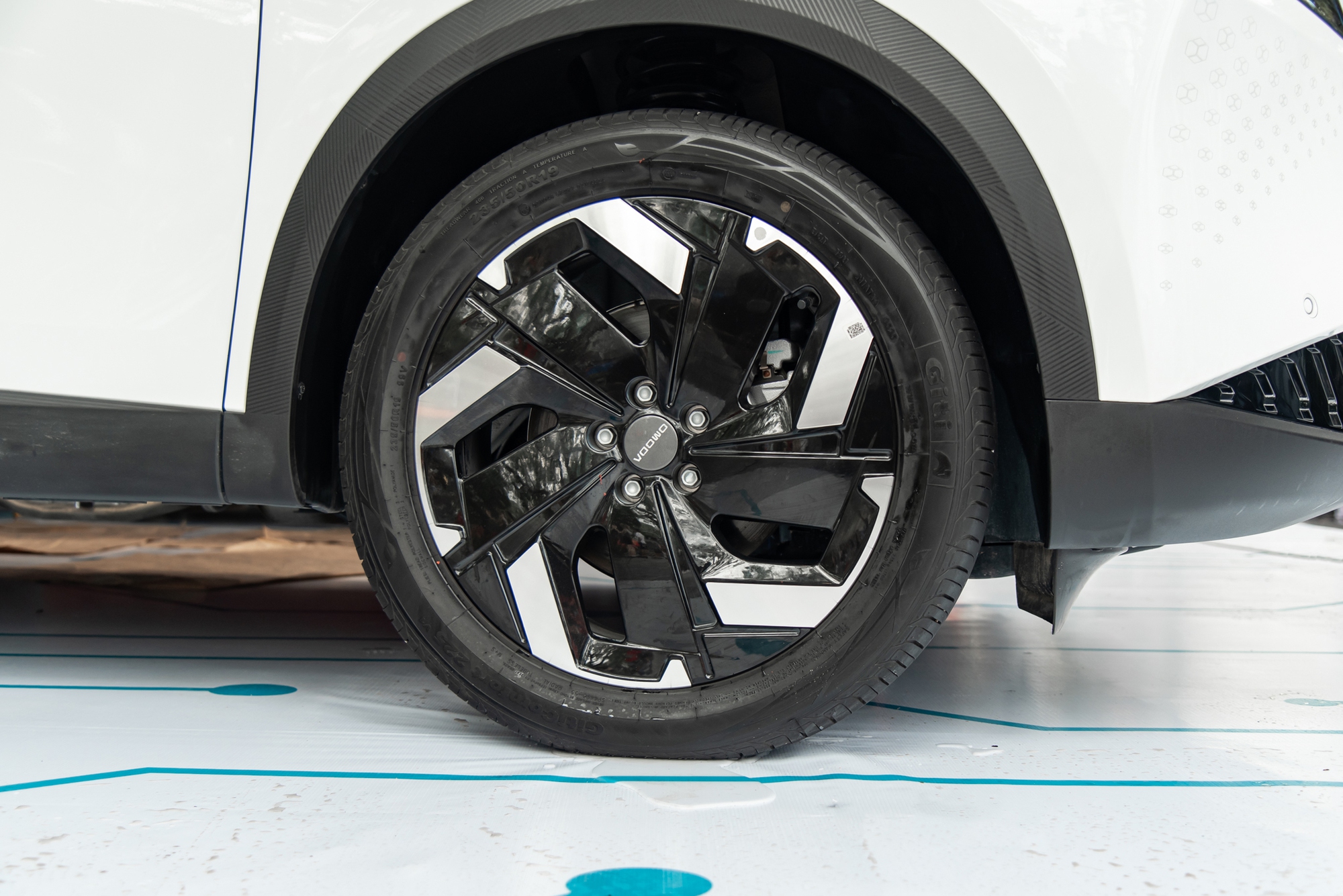 Chi tiết Omoda C7 tại Việt Nam: Đấu trực tiếp CR-V hybrid, giá dự kiến từ 839 triệu đồng- Ảnh 8.