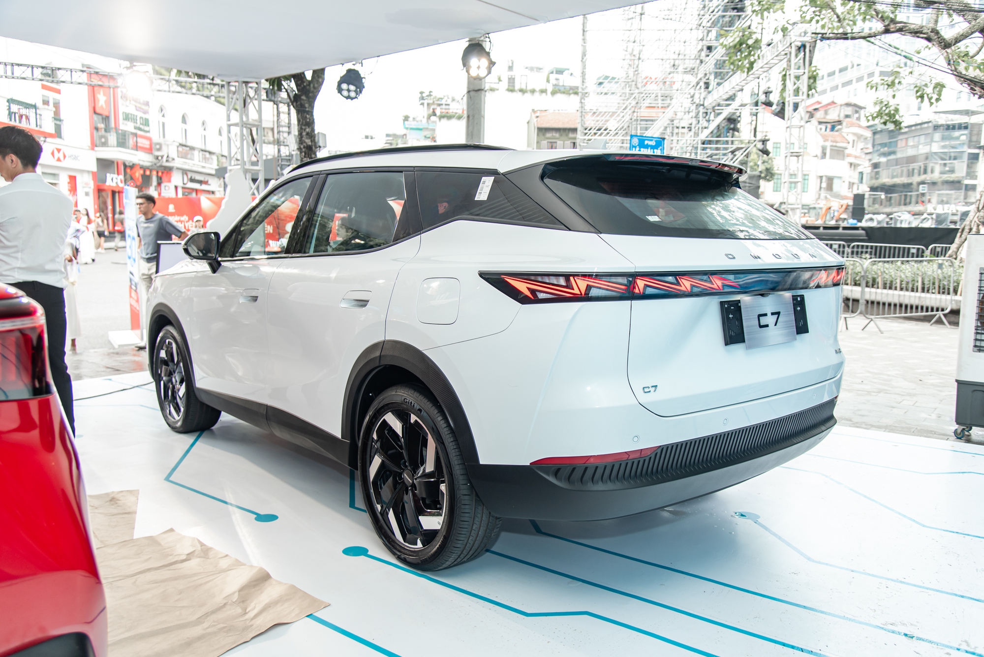 Chi tiết Omoda C7 tại Việt Nam: Đấu trực tiếp CR-V hybrid, giá dự kiến từ 839 triệu đồng- Ảnh 5.