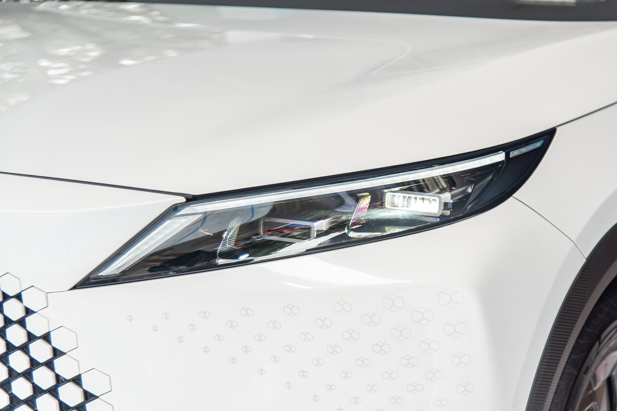 Chi tiết Omoda C7 tại Việt Nam: Đấu trực tiếp CR-V hybrid, giá dự kiến từ 839 triệu đồng- Ảnh 4.