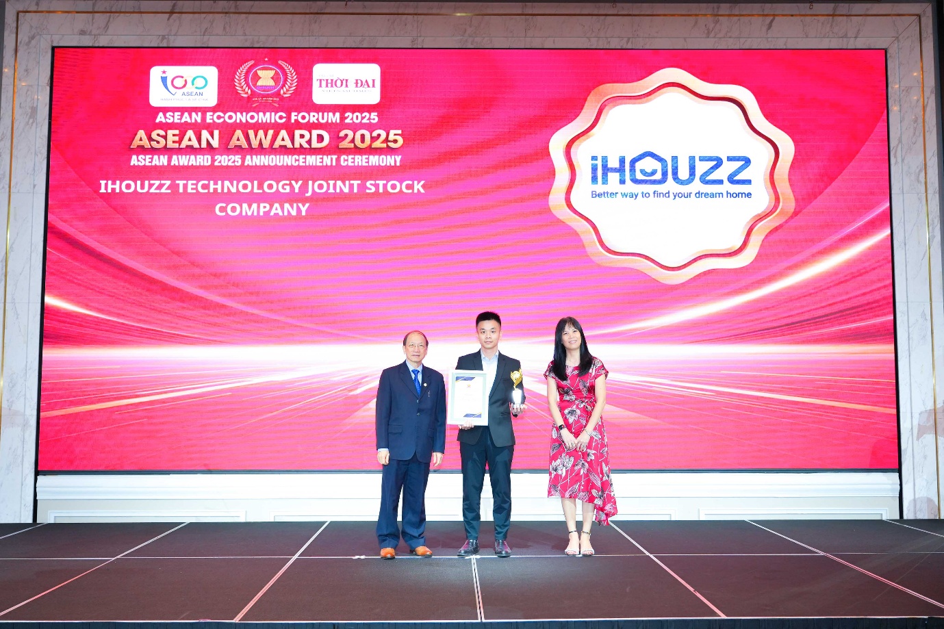 iHouzz được vinh danh Top 10 doanh nghiệp công nghệ tiêu biểu Asean 2025- Ảnh 1.