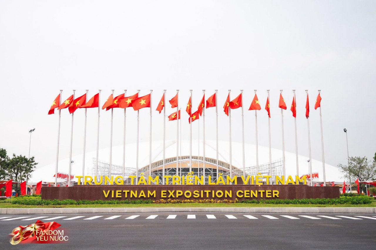 “Mục sở thị” nơi diễn ra triển lãm đặc biệt mừng Quốc khánh: Không gian hoành tráng nhất Việt Nam đang tất bật hoàn thiện trước giờ G- Ảnh 3.