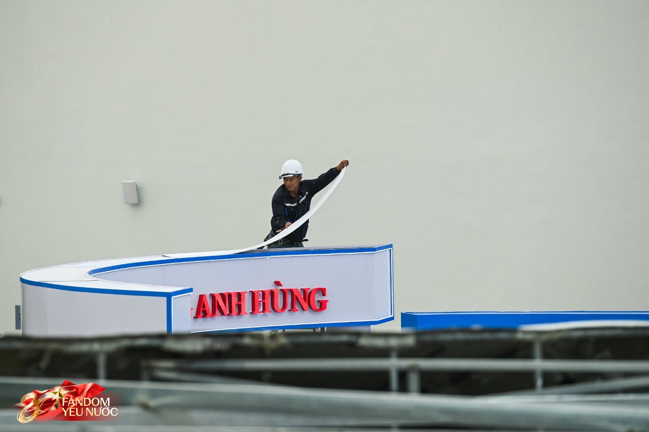 “Mục sở thị” nơi diễn ra triển lãm đặc biệt mừng Quốc khánh: Không gian hoành tráng nhất Việt Nam đang tất bật hoàn thiện trước giờ G- Ảnh 12.