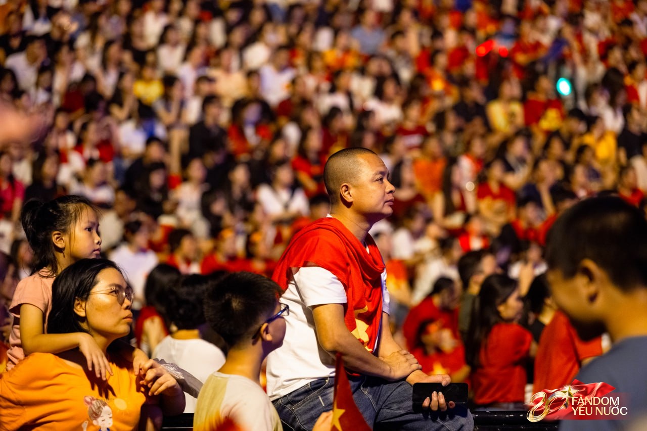 Lại thêm một đêm “concert quốc gia” rực đỏ Quảng trường Mỹ Đình: Cùng xem lại những hình ảnh ấn tượng nhất tối qua!- Ảnh 6.