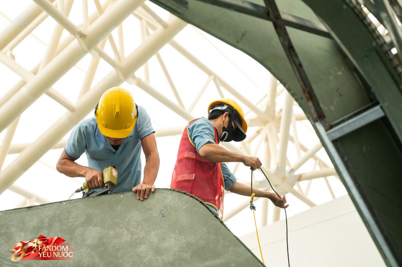 “Mục sở thị” nơi diễn ra triển lãm đặc biệt mừng Quốc khánh: Không gian hoành tráng nhất Việt Nam đang tất bật hoàn thiện trước giờ G- Ảnh 11.