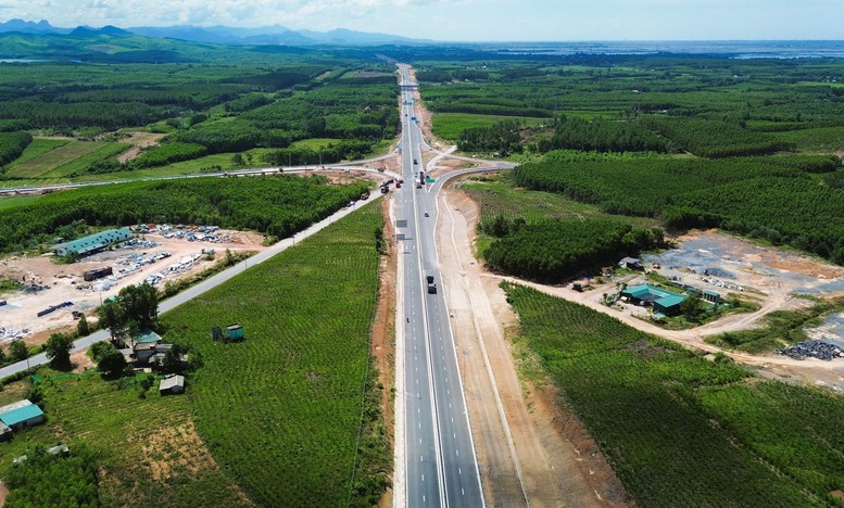 Thông tuyến cao tốc từ Hà Nội đến Đà Nẵng vào ngày 19/8- Ảnh 5. Thông tuyến cao tốc từ Hà Nội đến Đà Nẵng vào ngày 19/8- Ảnh 5.