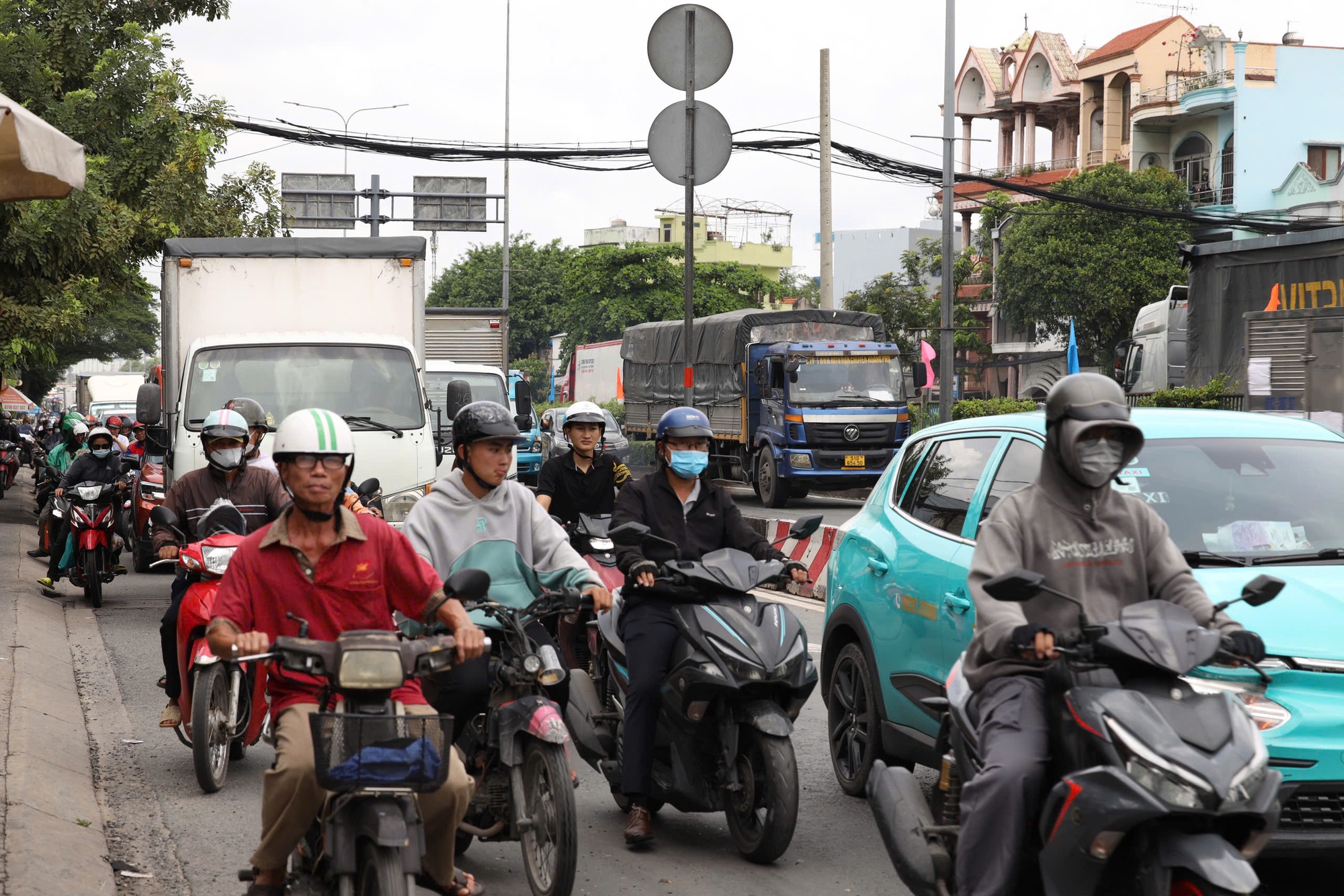 Hình ảnh Ngã tư Đình trước giờ G khởi công cầu vượt- Ảnh 3.
