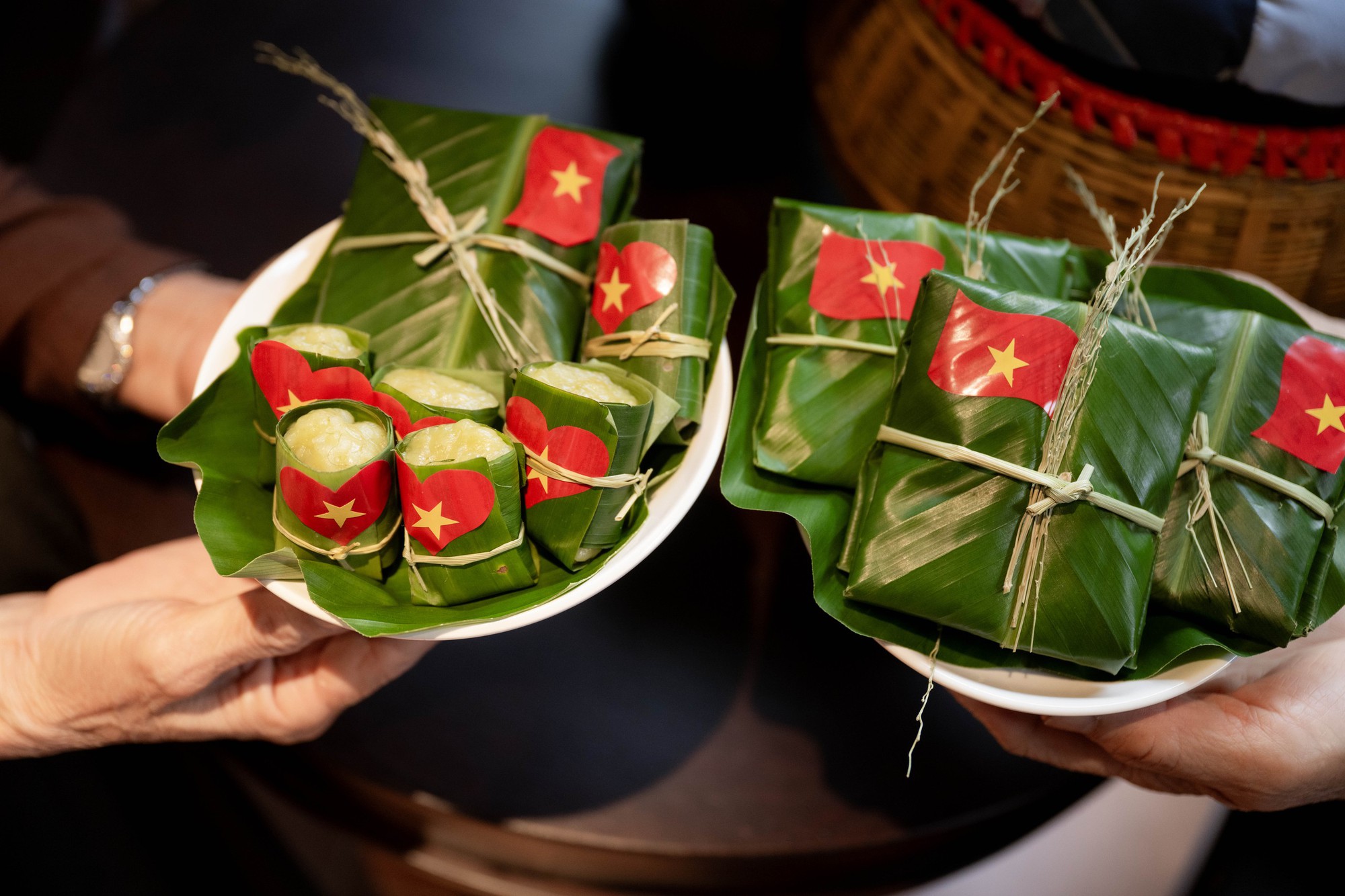Chính thức ra mắt đoàn tàu 2 tầng "Hà Nội 5 cửa ô": Lần đầu tiên hành khách có thể vừa đi tàu vừa nghe hát xẩm!- Ảnh 16.